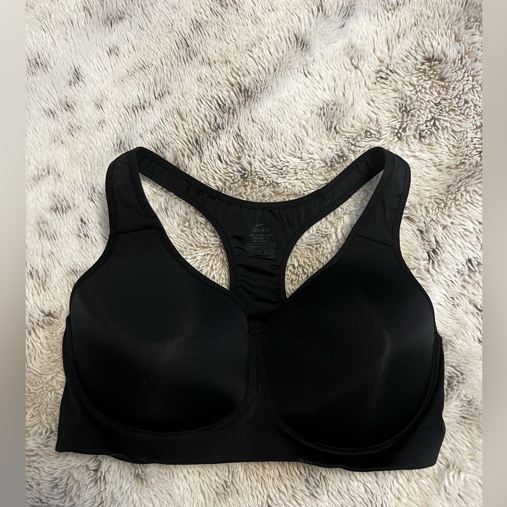 Nike Dry Fit Sports Bra w/ Cups (34D)